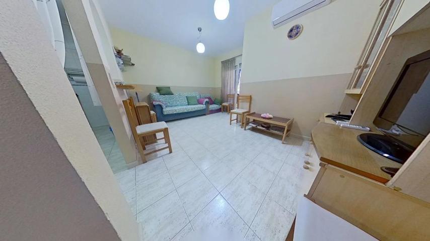 Atractivo Apartamento en el Corazón de Torrevieja - Ideal para Vivir o Invertir photo 0