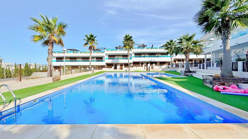 BUNGALOW EN LOS BALCONES CON ENORME SOLARIUM. 3 DORM. 3 BAÑOS. 113 M2 SUPERFICIE. PISCINA COMUNITARIA. photo 0
