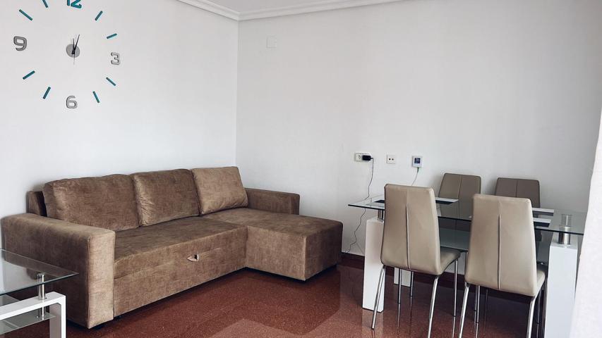 Apartamento con 2 dormitorios, 1 baño, 350 m. de la playa photo 0