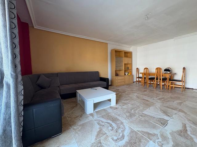 Oportunidad de Inversión en Torrevieja - Apartamento a Reformar Cerca del Mar 2 habitaciones 1 baño con garaje photo 0