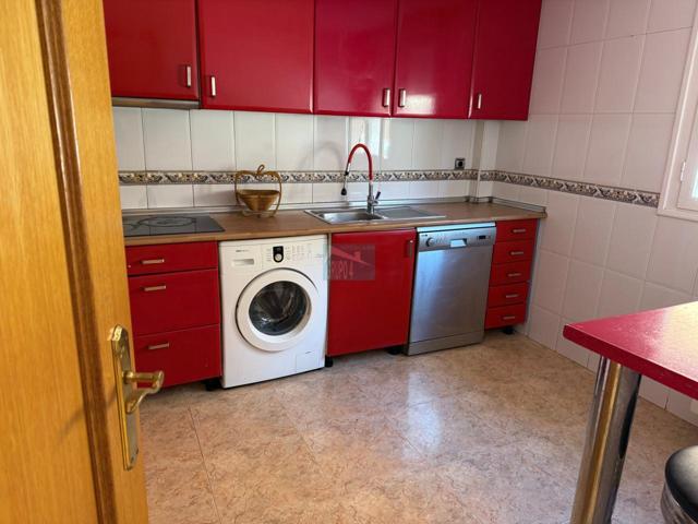 Adosado en venta en La Muela de 200 m2 photo 0