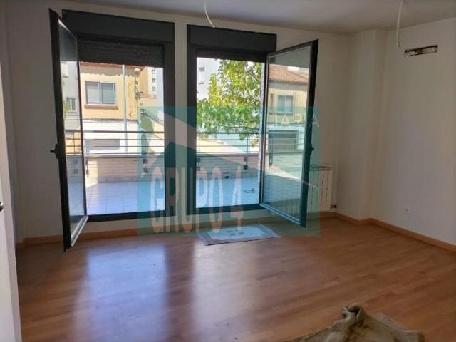 Piso en venta en Tudela de 66 m2 photo 0
