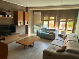 Casa - Chalet en venta en Ejea de los Caballeros de 288 m2 photo 0
