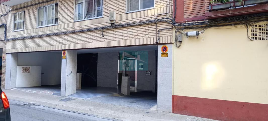 Plaza De Parking en venta en Zaragoza de 10 m2 photo 0