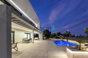 Almenara, la casa perfecta en primera línea de playa photo 0