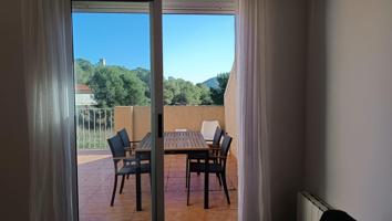 Gilet, adosado rodeado de naturaleza photo 0