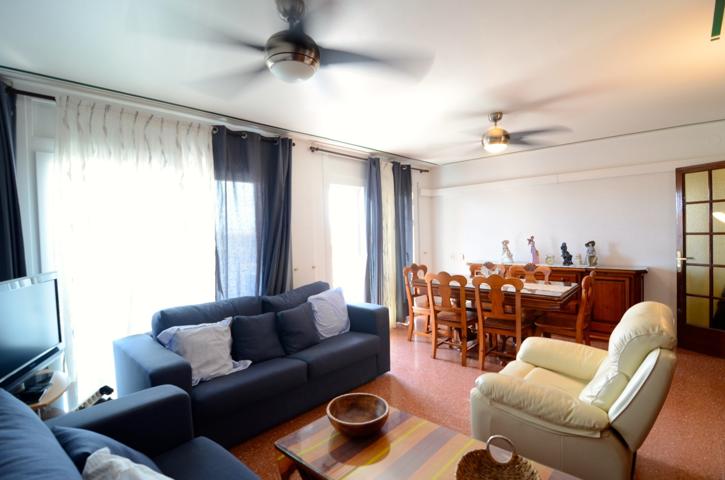 Gran apartamento en venta con parking y vistas al mar en l'Estartit, Baix Empordà, Costa Brava photo 0