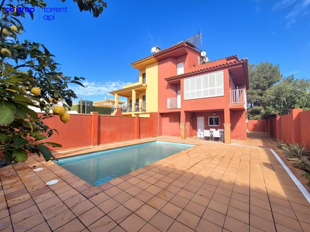 CEIGRUP TORRENT API Casa en una de las mejores zonas de L'Escala con piscina privada. photo 0