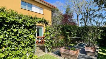 Encantadora casa en Pals, cerca del casco antiguo con patio y piscina comunitaria. photo 0