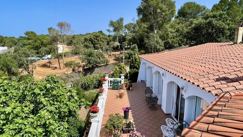 Amplia Casa Aislada en la Urbanización Mas Tomasi, Pals photo 0