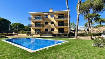 'Descubre Tu Refugio Costero: Apartamentos de Ensueño en Playa de Pals con Plaza de Parking, Piscina y Aire Acondicionado' photo 0