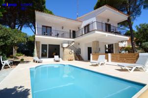 CEIGRUP TORRENT API Magnifica casa en venta en Cala Montgo con piscina privada photo 0