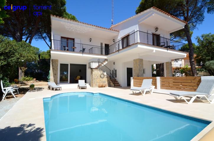 CEIGRUP TORRENT API Magnifica casa en venta en Cala Montgo con piscina privada photo 0