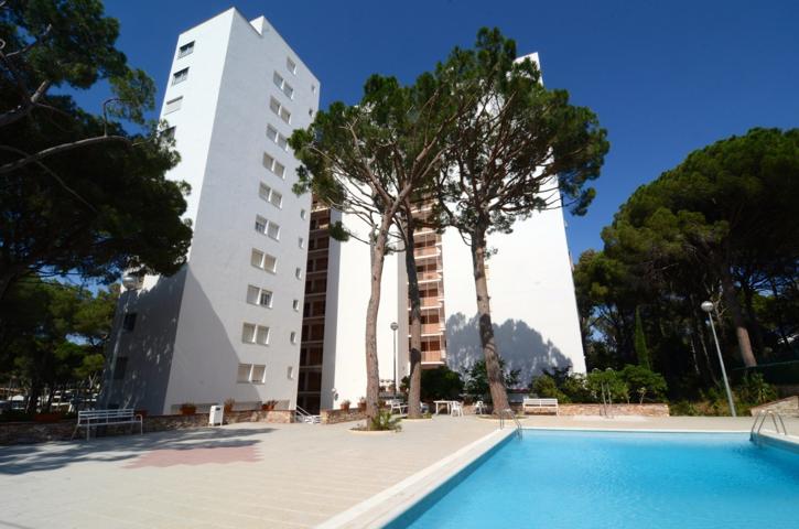 Apartamento en edificio Bosmar con vistas y piscina comunitaria photo 0
