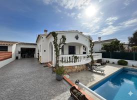 casa con piscina privada photo 0