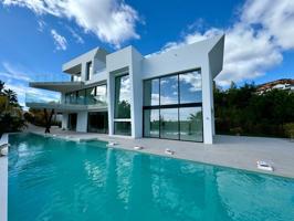 Espectacular villa situada en la Costa del Sol junto a Benahavis, Marbella, Puerto Banús y Estepona. photo 0