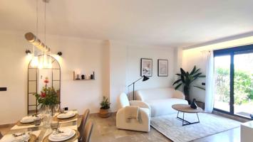¡Descubre tu nuevo hogar con jardín privado y vistas despejadas! photo 0