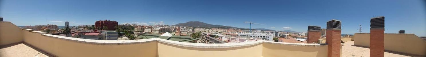 Amplia Vivienda con Terraza y Garaje, Estepona, Costa del Sol. photo 0