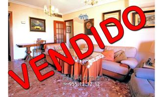 Oportunidad GRAN PISO en VENTA en el CORAZÓN DE TRIANA con 4 Dormitorios Baño y Aseo Garaje Opcional photo 0