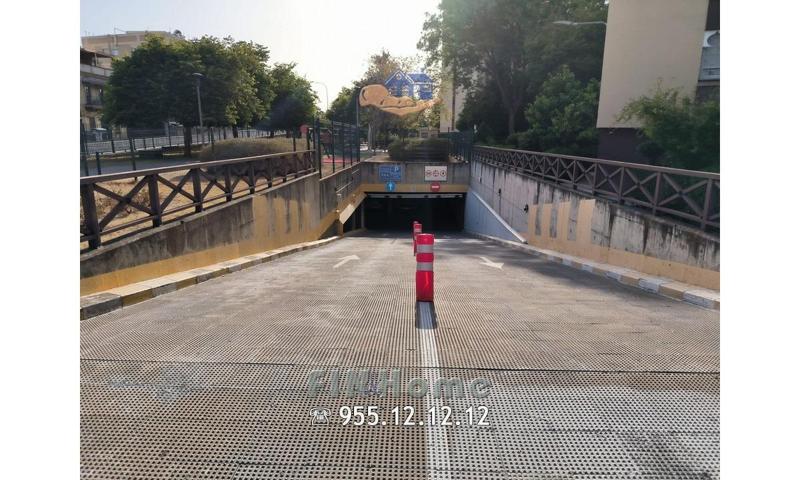 Plaza de Garaje en Triana. photo 0