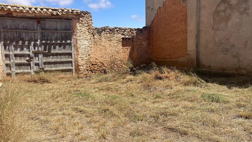 Casa en venta frente a Mercadona en Casas Ibáñez photo 0