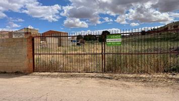 Terreno urbano en venta en Fuentealbilla, Albacete photo 0