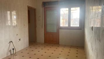 Casa de pueblo en venta en Casas-Ibáñez, Albacete photo 0