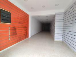 Local comercial de 75 m2 en Horta, calle TAJO photo 0