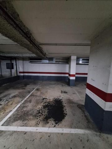 Plaza parking en complejo Mundet. photo 0