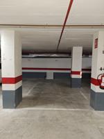 Plaza parking en complejo Mundet. photo 0