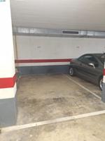 Plaza de parking en Mundet. photo 0