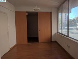 OFICINA EN ALQUILER photo 0