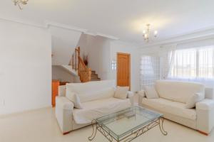Bonito triplex adosado en Dolores de Pacheco photo 0