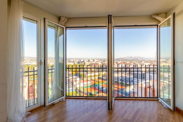 Piso reformado con vistas espectaculares en Plaza Díez de Revenga photo 0