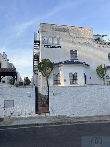Casa En venta en Cerro Alto , Espartinas photo 0