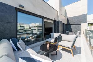 ATICO DUPLEX DE 5 DORMITORIOS EN RESIDENCIAL MARAVILLAS photo 0