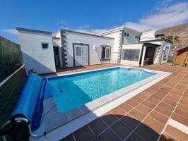 Casa - Chalet en venta en Playa Blanca de 120 m2 photo 0