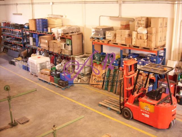 Nave en traspaso para fabricación de latón y zamak photo 0