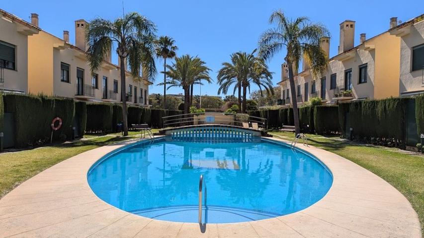 Unifamiliar Pareada En venta en Calle Niza, Montañar-El Arenal, Jávea-xàbia photo 0