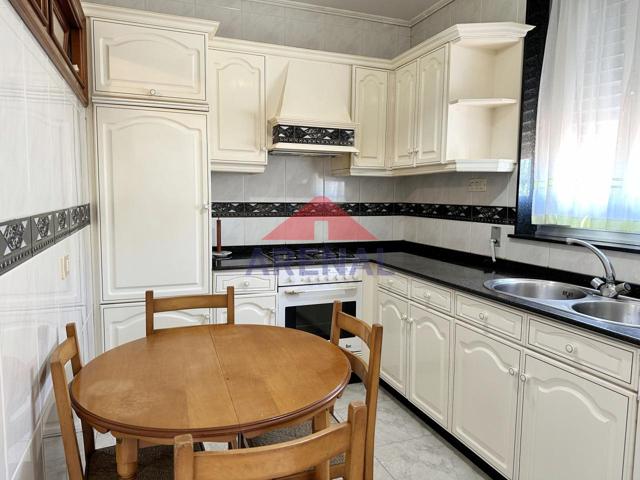 CASA DE PLANTA BAJA CON PATIO. MUGARDOS photo 0