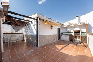 ¡Exclusivo Ático Dúplex en Las Gabias con Terraza y Vistas! photo 0