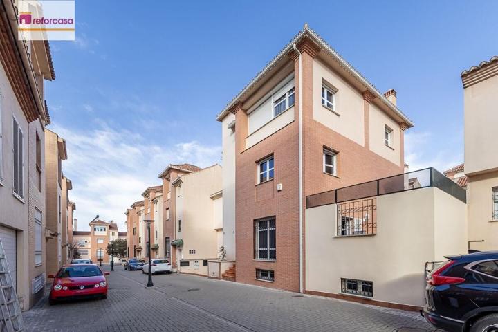 Casa Premium de 8 habitaciones, 5 baños, ascensor y todo el lujo de detalles en Granada capital. photo 0