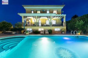Bonito Chalet en Santa Marta, Gójar. photo 0