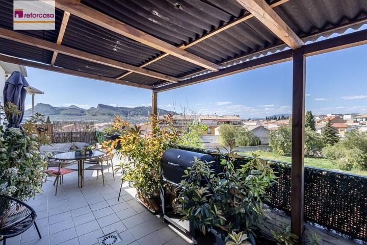 PRECIOSO ÁTICO CON TERRAZA DE 50 METROS Y VISTAS DESPEJADAS EN ALBOLOTE photo 0