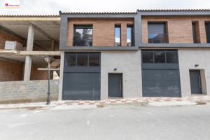 🏡 ¡A ESTRENAR! Impresionante Vivienda de Nueva Construcción en El Padul 🌿 photo 0