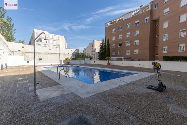 Encantador apartamento con terraza, garaje y piscina en El Serrallo photo 0