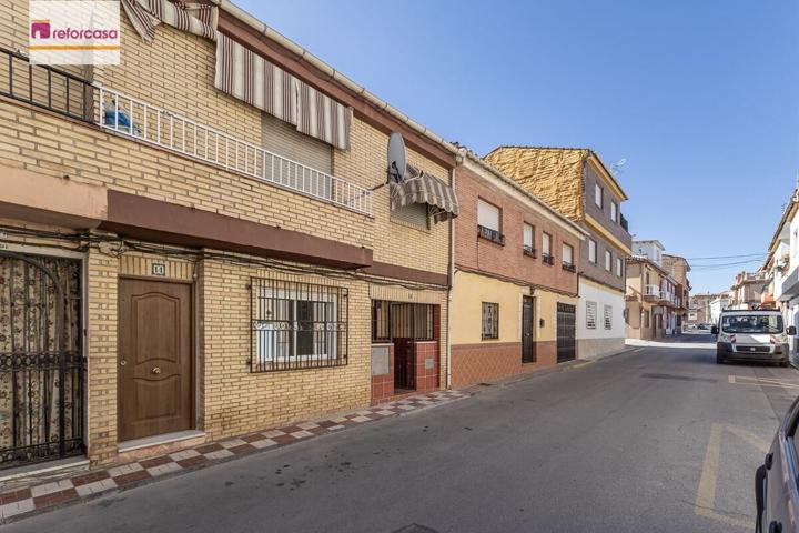🏡 Adosado con dos viviendas independientes en Armilla – ¡Ideal para vivir o invertir! photo 0