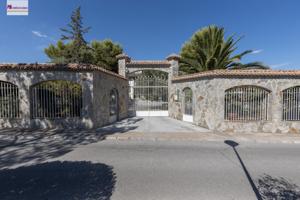 ¡ATENCION! ¡PONEMOS A LA VENTA ESTA ESPECTACULAR VILLA EN EL PANTANO DE CUBILLAS! photo 0