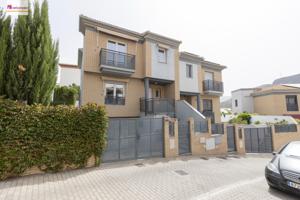 Vivienda unifamiliar con patio, jardín y todas las comodidades photo 0