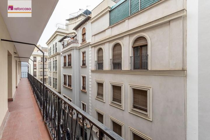 GRAN PISO EN REYES CATOLICOS photo 0